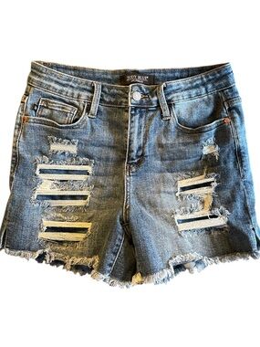 Judy Blue cut off frayed shorts  size medium distressed blue jeans shorts